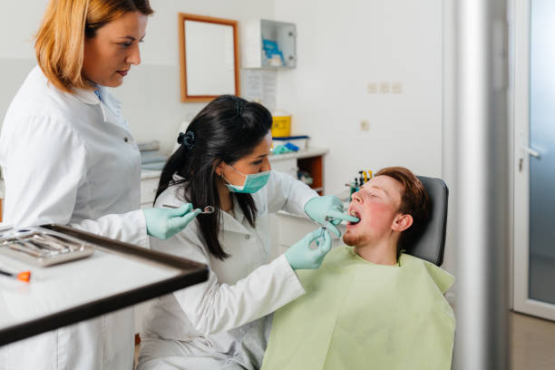 Best Emergency Tooth Extraction  in Kansas City, KS